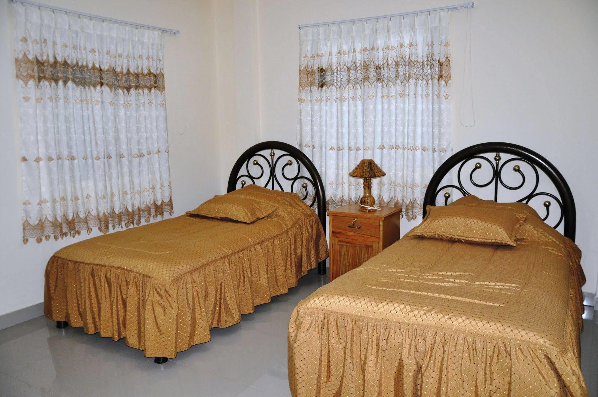 Hostal Butch Cassidy Hotel Tupiza Ngoại thất bức ảnh